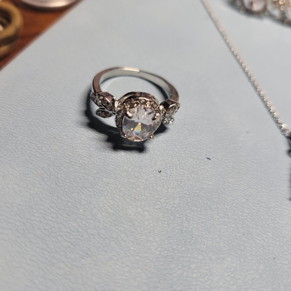 Ring - Picture 7 of 9